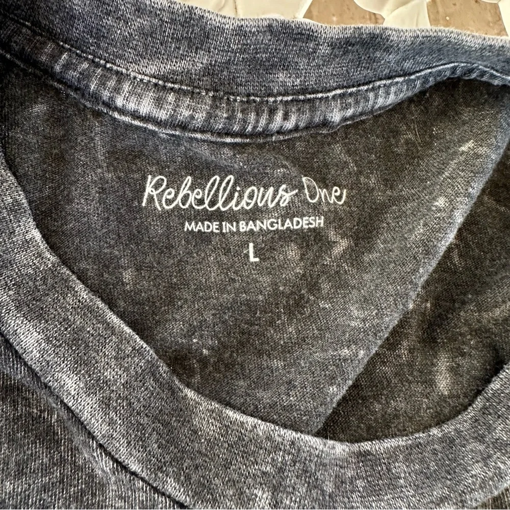 2/$12 Black Acid Wash “I ❤️ Cowboys” T-shirt - Picture 5 of 5